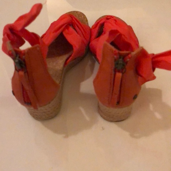 UGG wedges - Picture 3 of 7